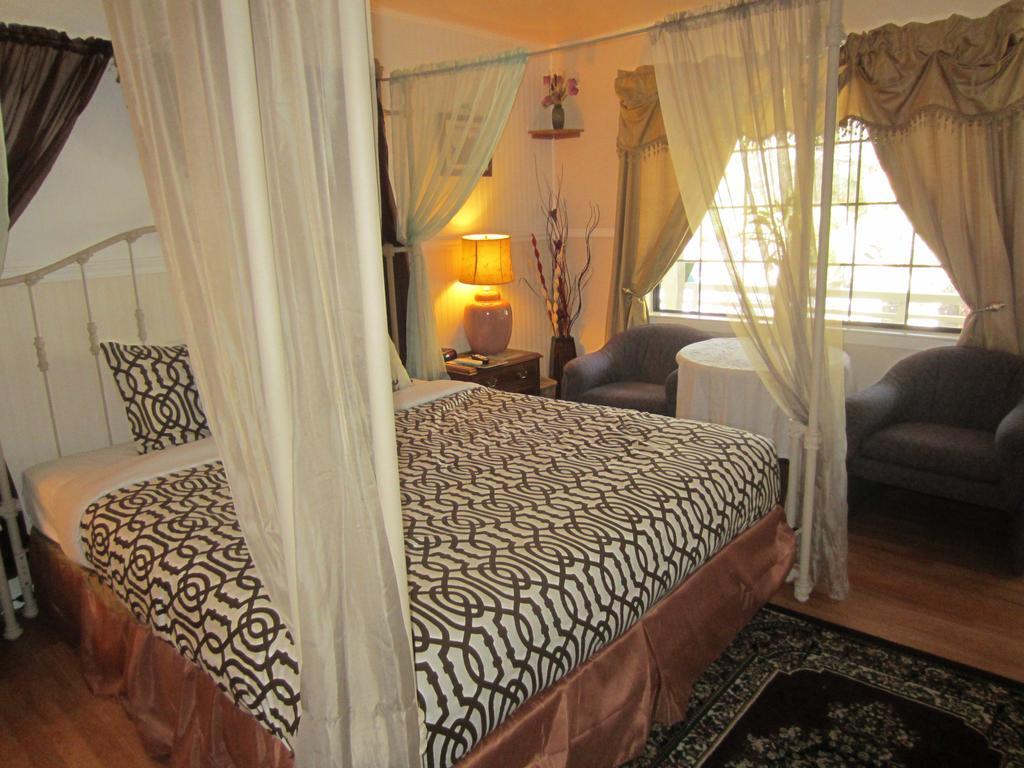 Tahoe Chalet Inn, The Theme Inn Lake Tahoe Room photo