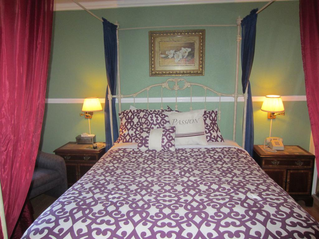 Tahoe Chalet Inn, The Theme Inn Lake Tahoe Room photo